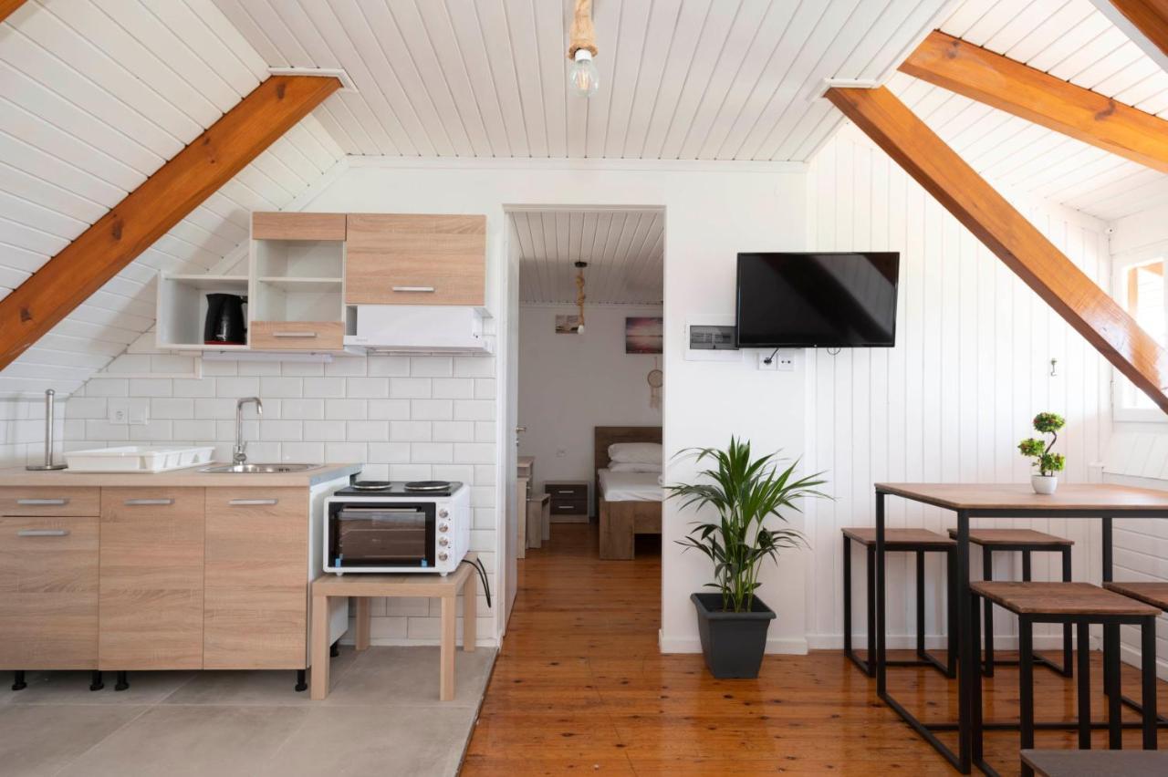 Giorgos House Attic Apartment Gialova Exterior photo
