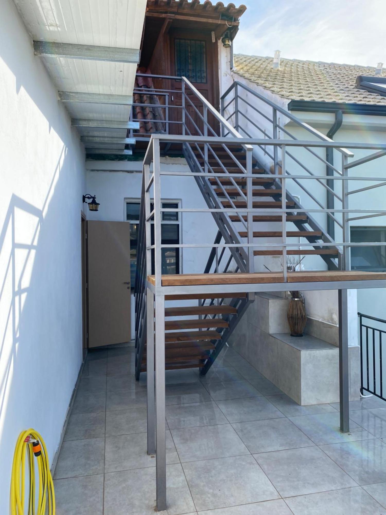 Giorgos House Attic Apartment Gialova Exterior photo